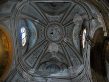 Fotografie con drone in chiesa